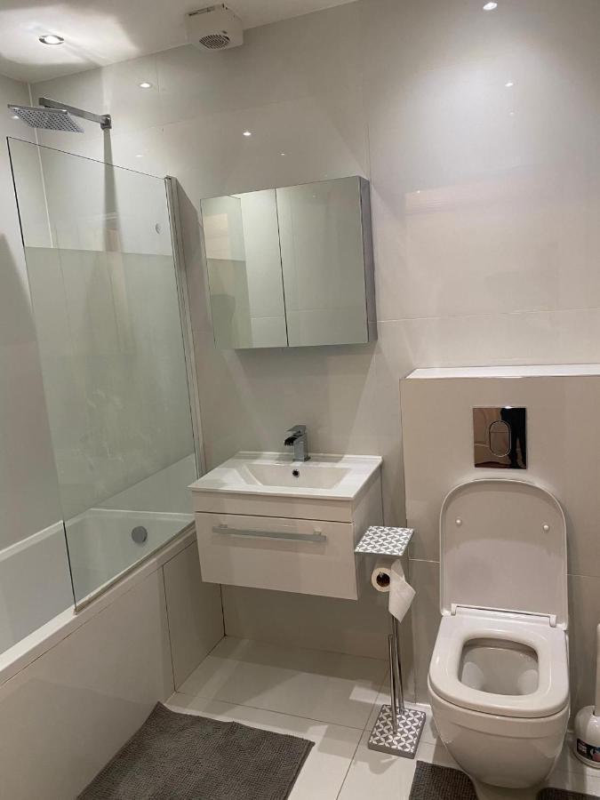ロンドンStreatham High Streetアパートメント エクステリア 写真